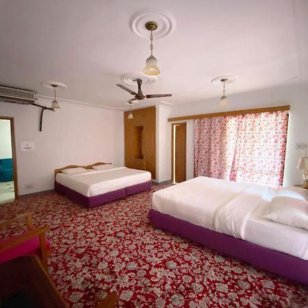 Hotel Season Palace Srīnagar Exterior foto