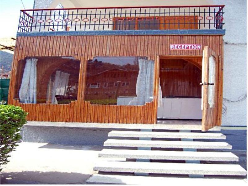 Hotel Season Palace Srīnagar Exterior foto
